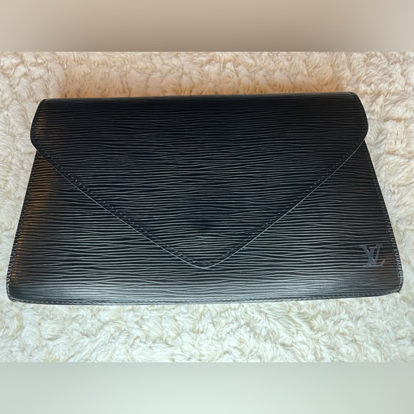 Authentic Louis Vuitton Black Leather Epi Art Deco Clutch - Picture 9 of 9